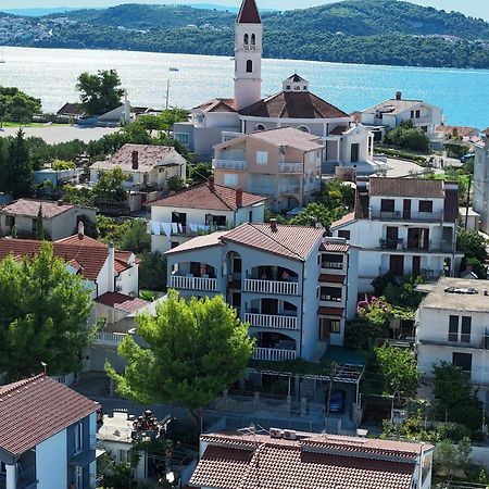 Apartmani Stanic Seget Vranjica Bagian luar foto