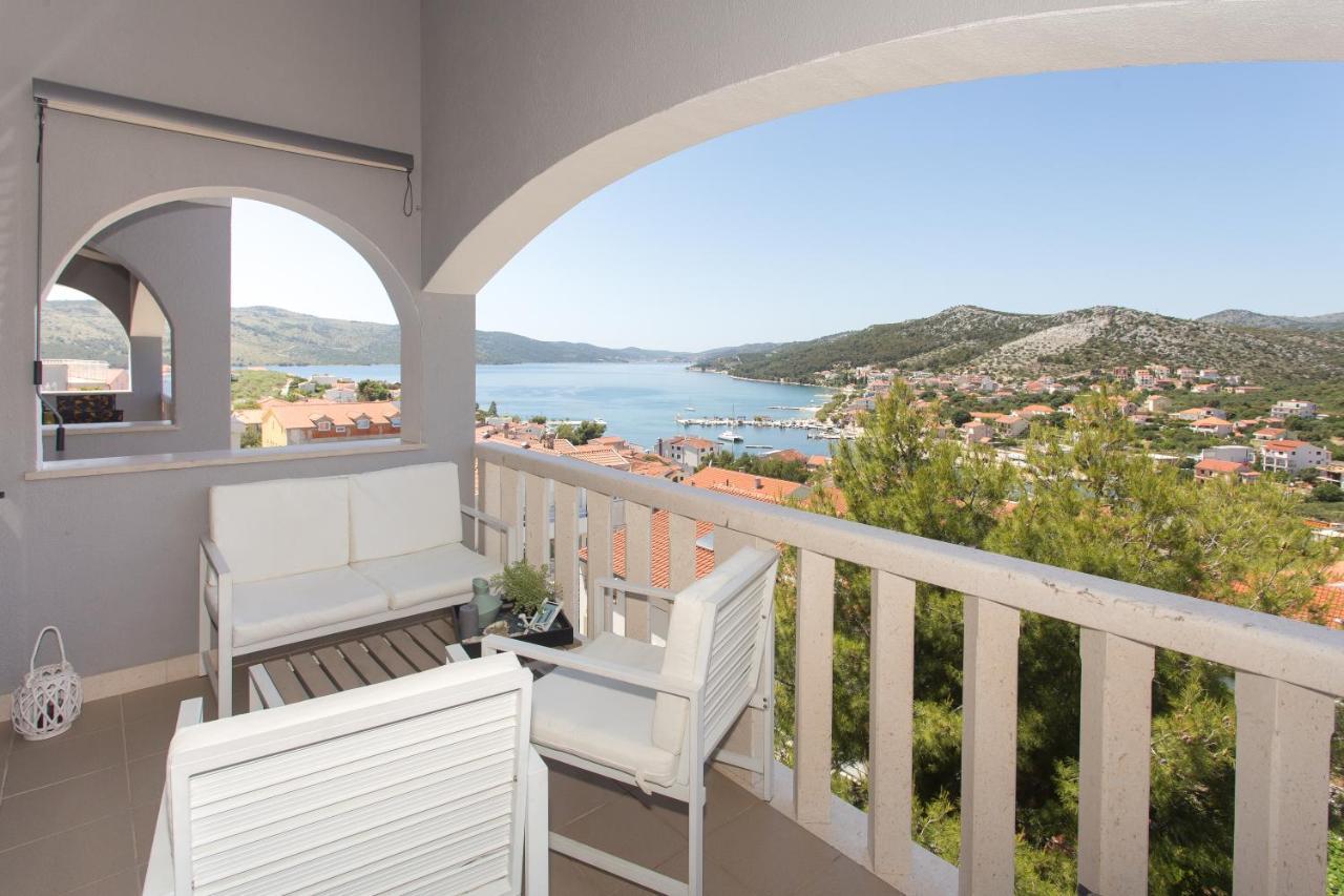 Apartmani Stanic Seget Vranjica Bagian luar foto