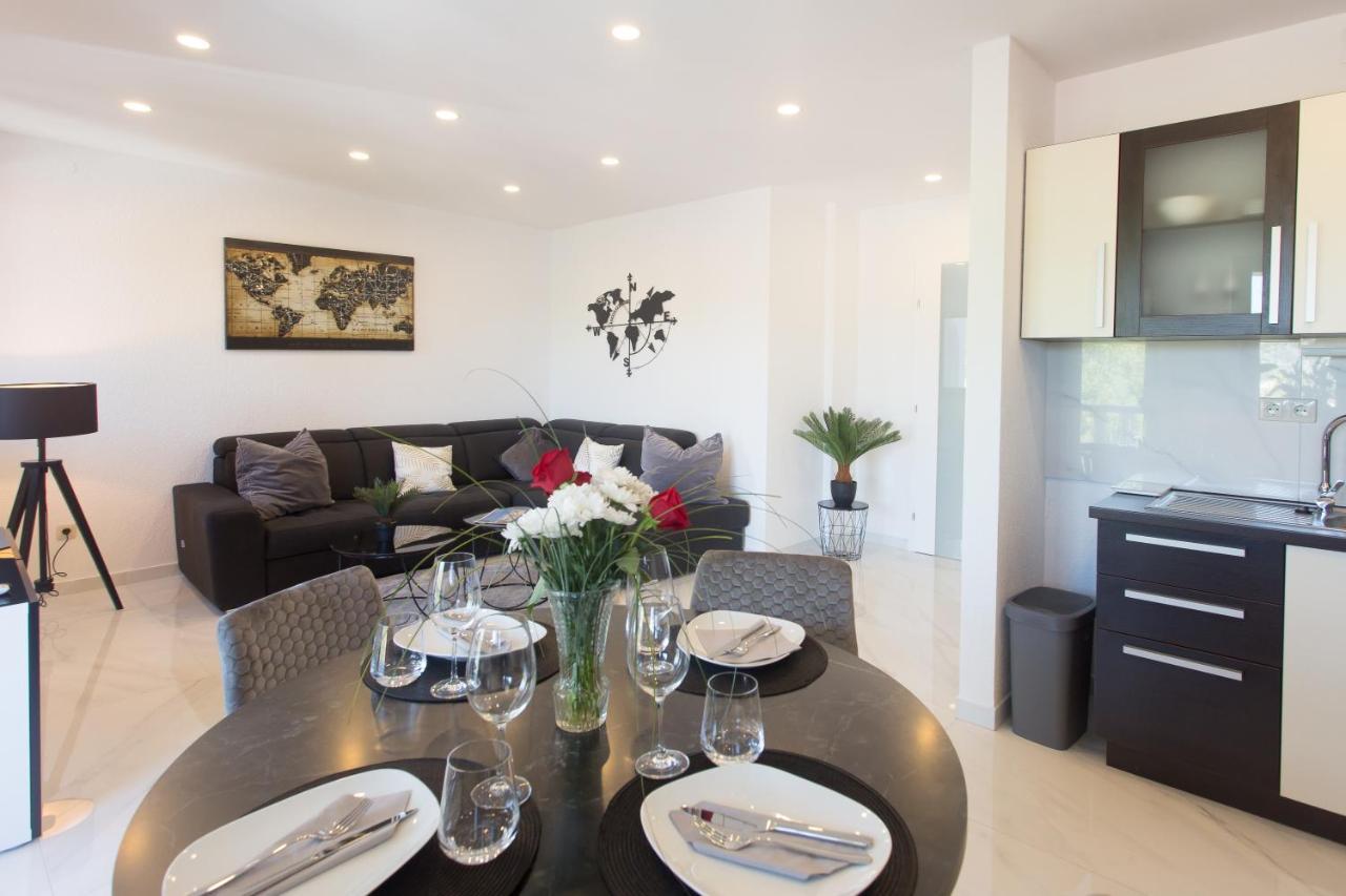 Apartmani Stanic Seget Vranjica Bagian luar foto