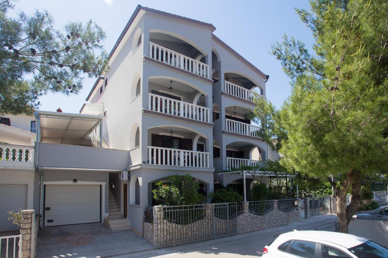 Apartmani Stanic Seget Vranjica Bagian luar foto