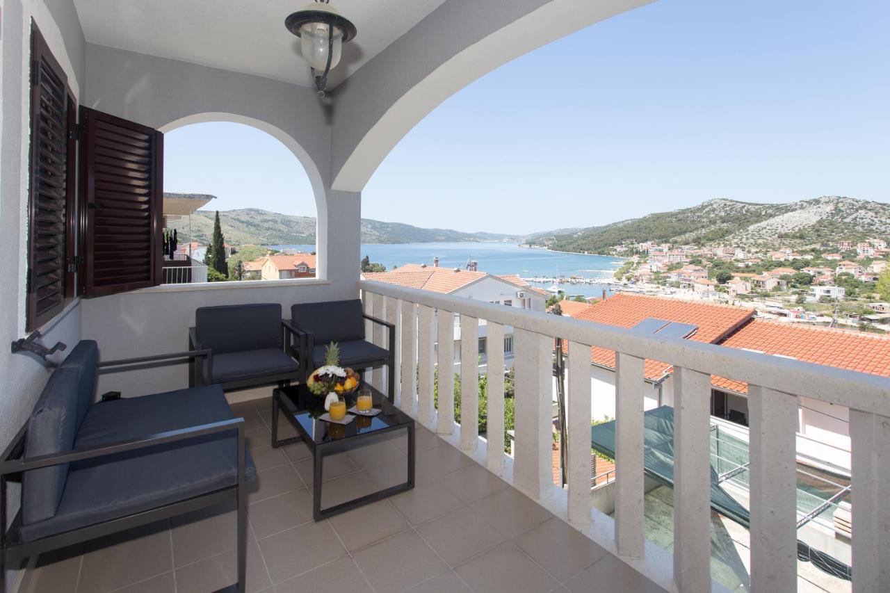 Apartmani Stanic Seget Vranjica Bagian luar foto