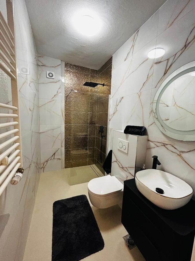Apartmani Stanic Seget Vranjica Bagian luar foto