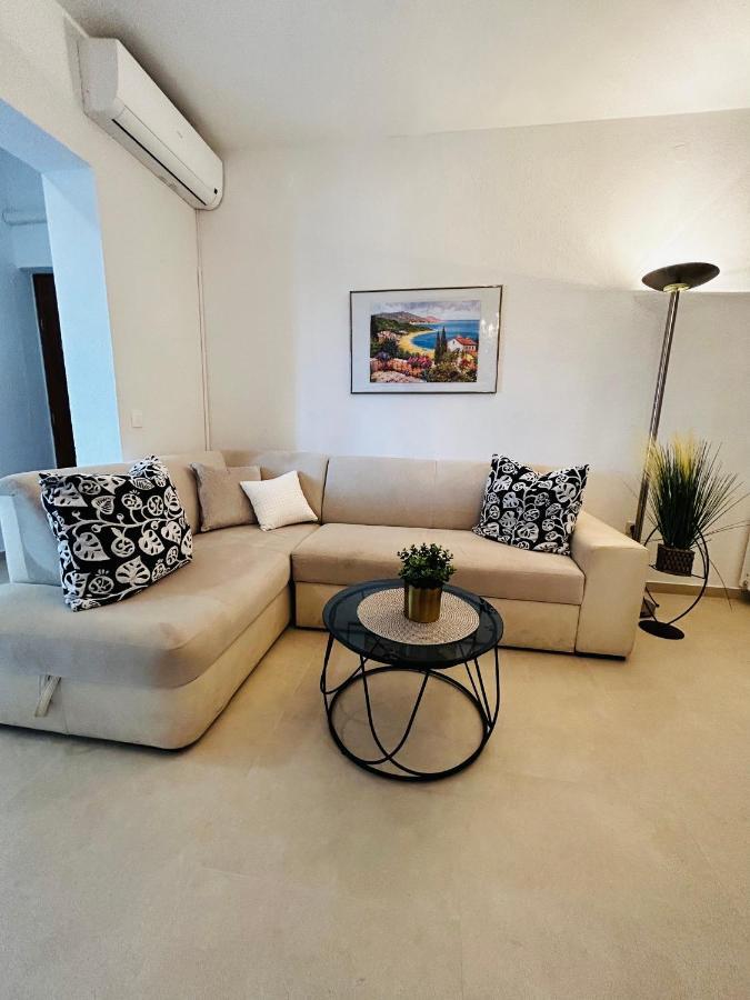 Apartmani Stanic Seget Vranjica Bagian luar foto