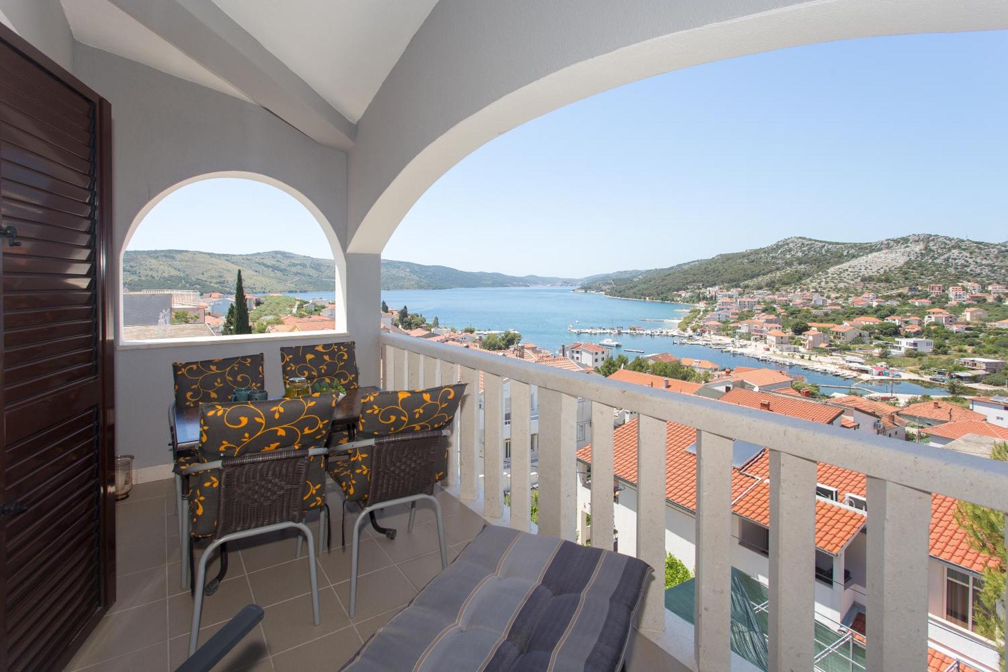 Apartmani Stanic Seget Vranjica Bagian luar foto