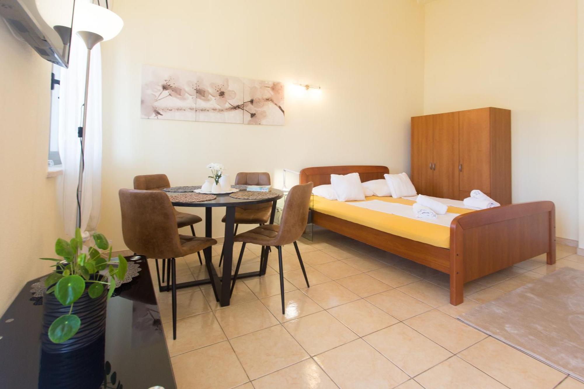 Apartmani Stanic Seget Vranjica Ruang foto