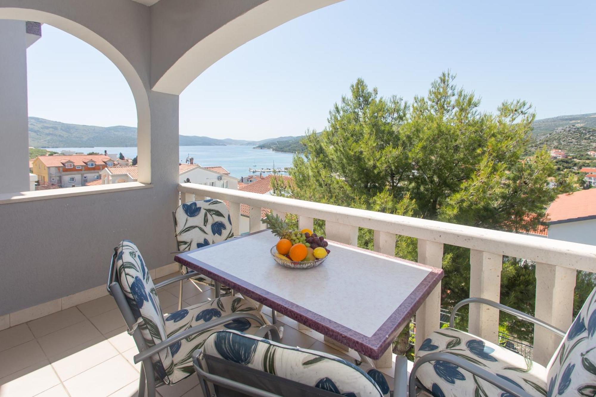 Apartmani Stanic Seget Vranjica Ruang foto