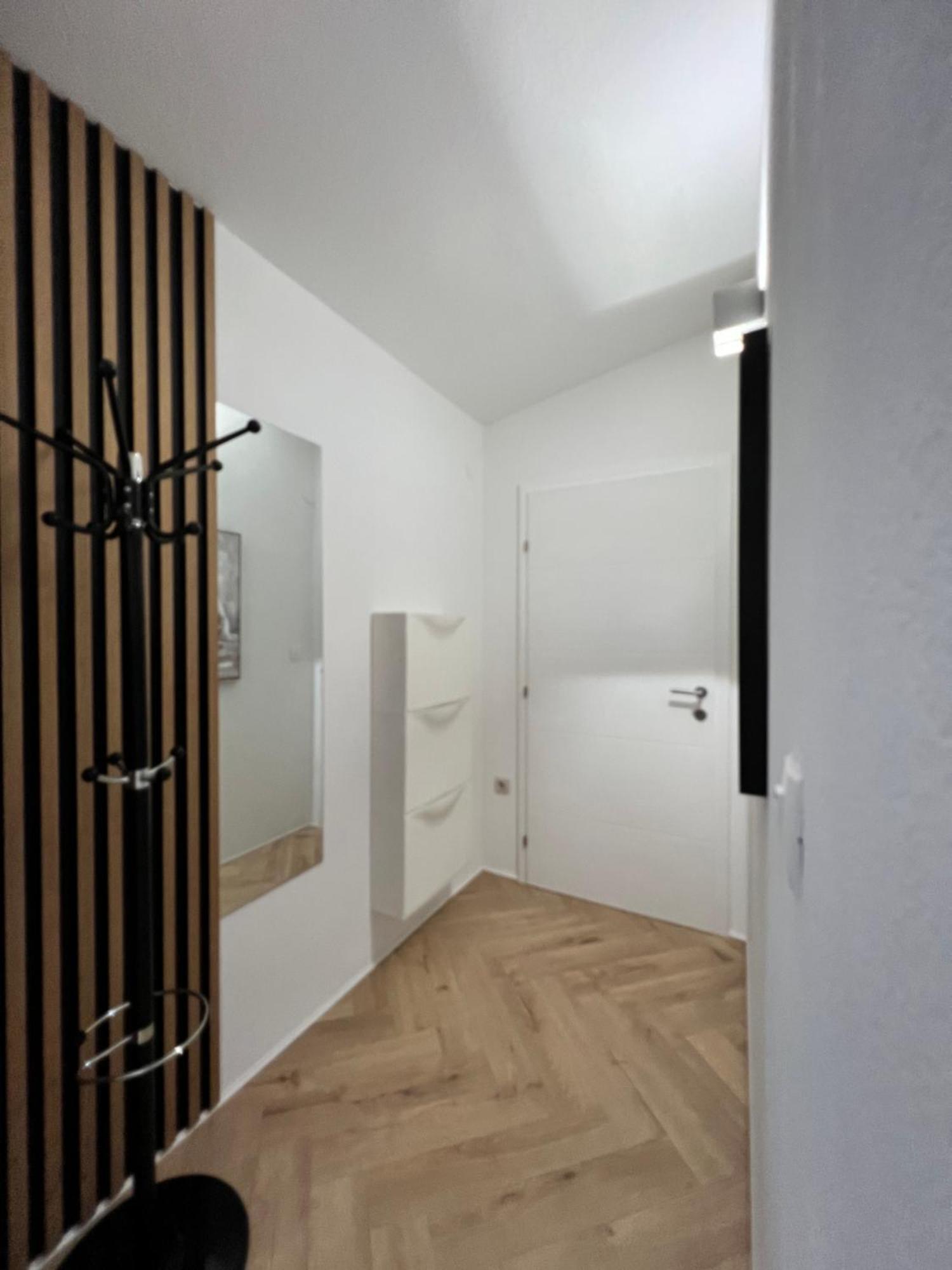 Apartmani Stanic Seget Vranjica Bagian luar foto