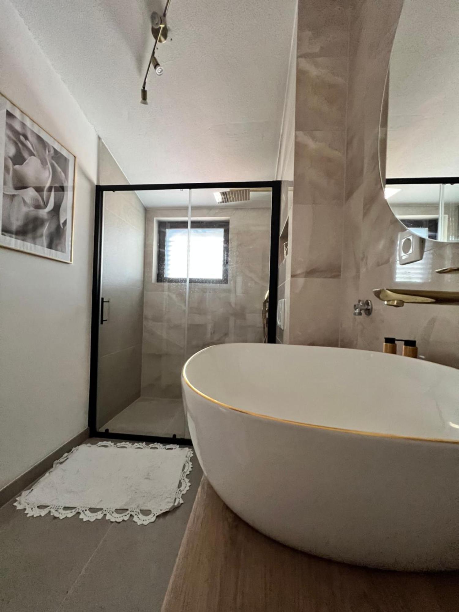 Apartmani Stanic Seget Vranjica Bagian luar foto
