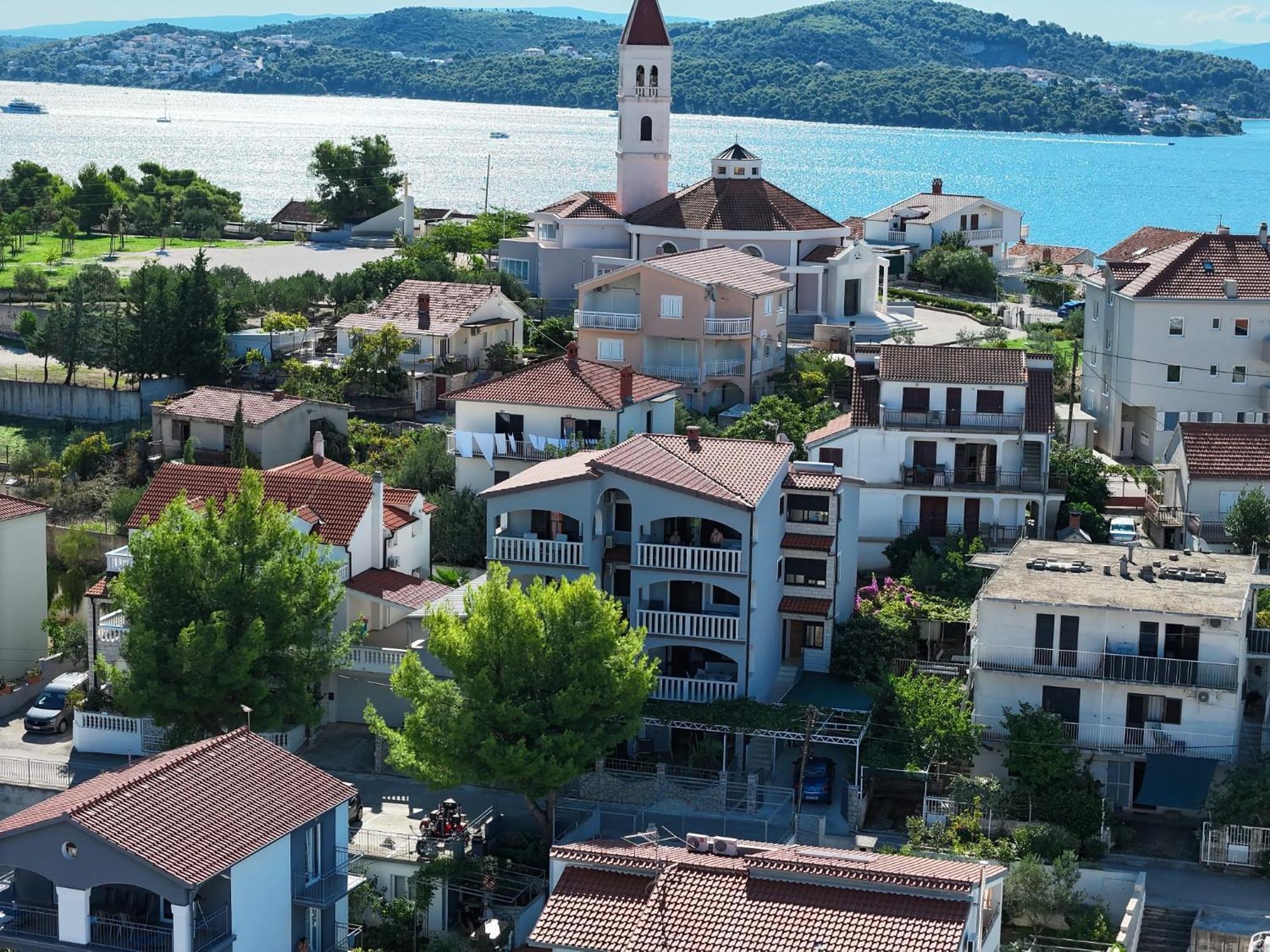 Apartmani Stanic Seget Vranjica Bagian luar foto