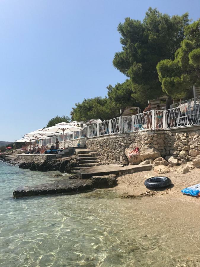 Apartmani Stanic Seget Vranjica Bagian luar foto
