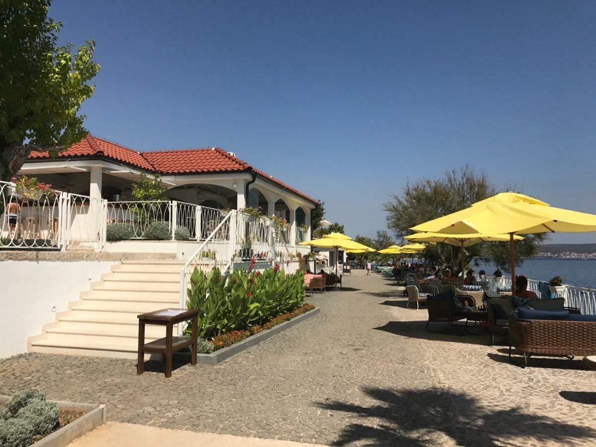 Apartmani Stanic Seget Vranjica Bagian luar foto